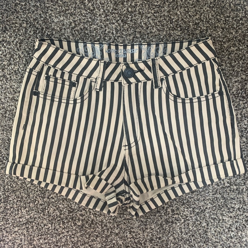 Love Culture high rise shorts